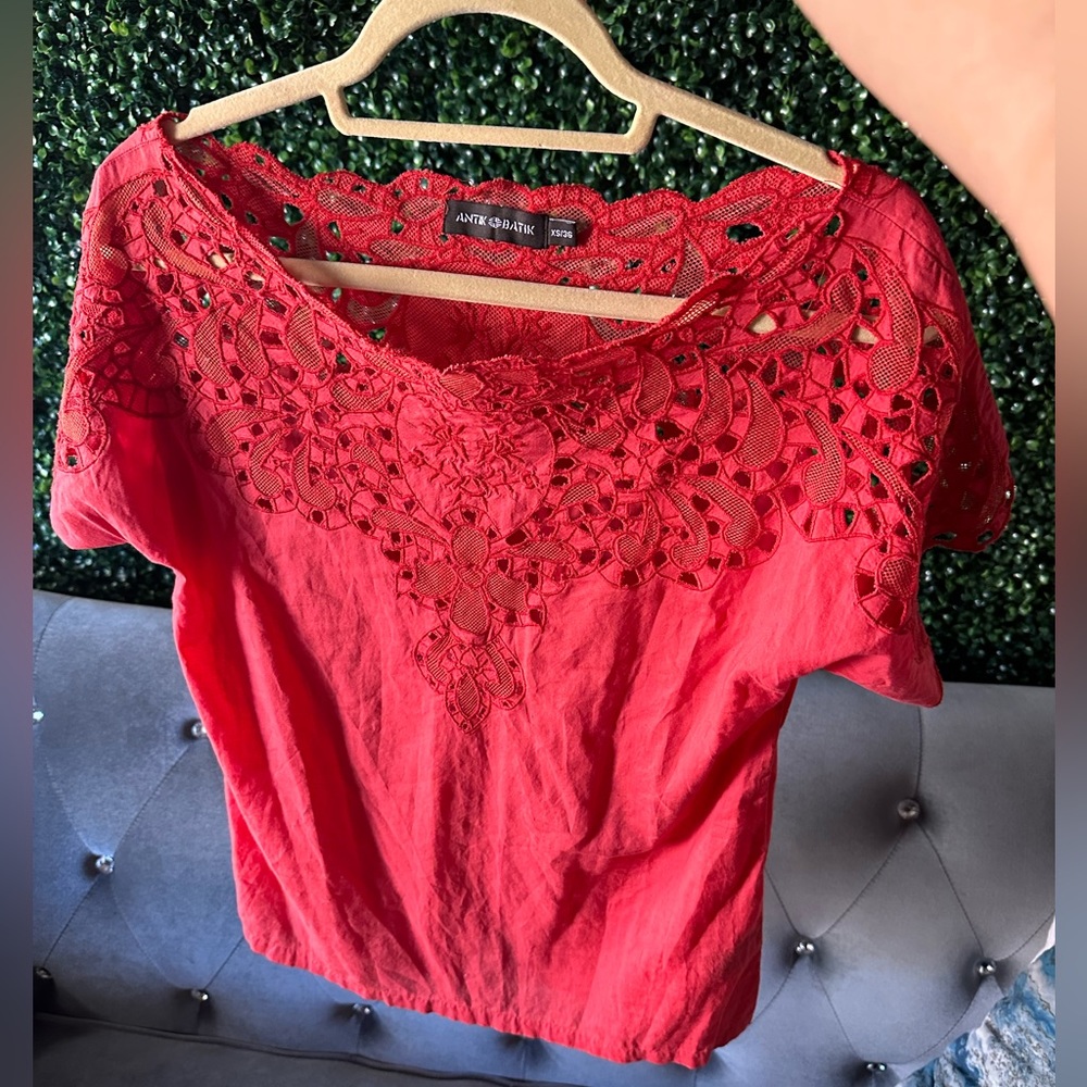 NWT Red Eyelit Lace Trim Crew Neck Short Sleeve Top